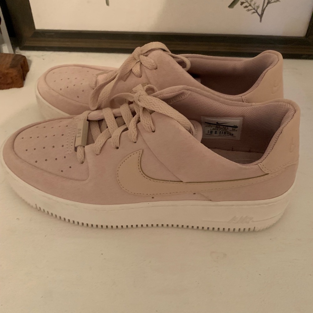 Nike Air Force 1 Sage Low